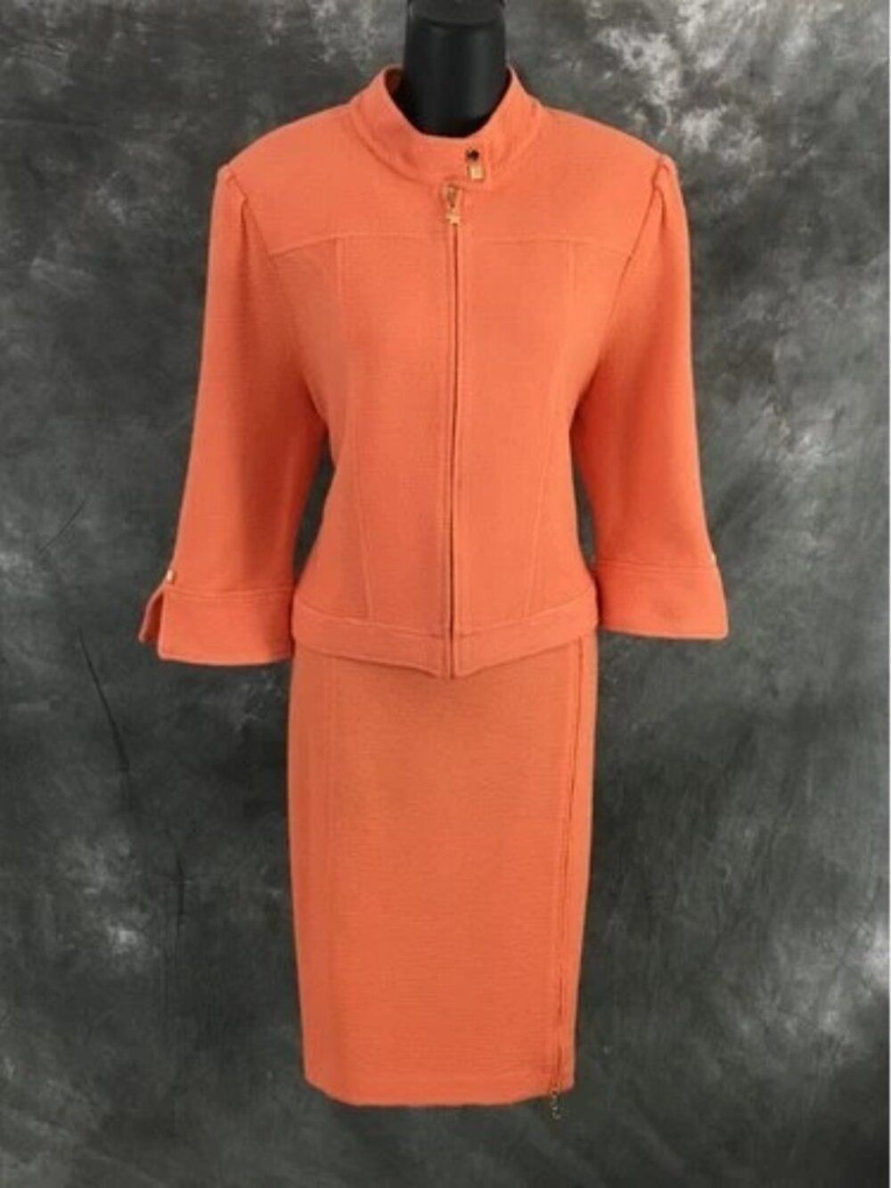BEAUTIFUL St John collection knit orange jacket skirt suit size 8 - Picture 2 of 9